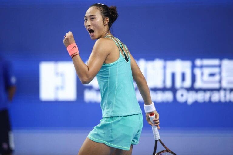 Qinwen Zheng mal pode esperar por defrontar… Novak Djokovic