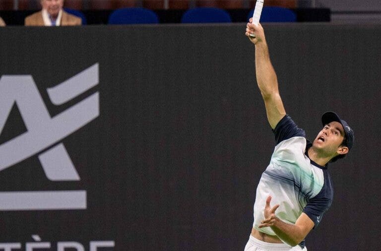 Nuno Borges arrasado por jovem estrela em Auckland segue para o Australian Open