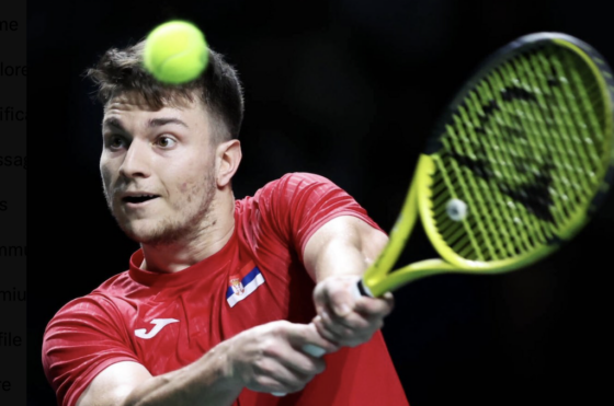 Kecmanovic vira contra Musetti e oferece match point a Djokovic contra Sinner na Taça Davis