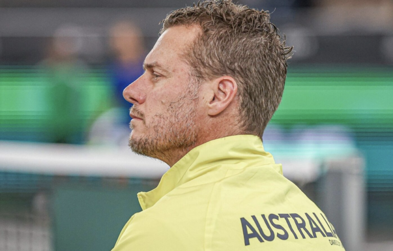 Hewitt rende-se a Sinner mas ataca Davis Cup Finals: «Estou farto disto»