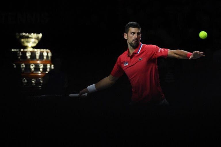 Djokovic não perdoa, continua a ganhar e coloca a Sérvia nas ‘meias’ da Davis