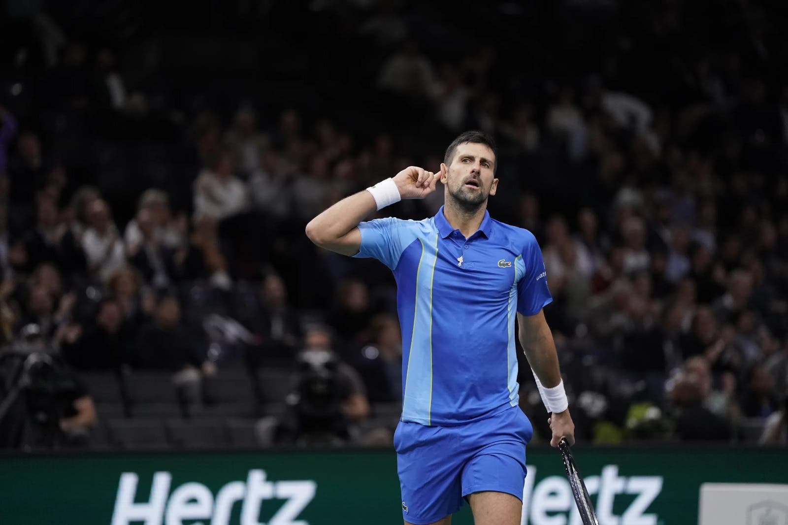 Filho de Ibra fica com raquete do campeão Djokovic no Masters de Paris