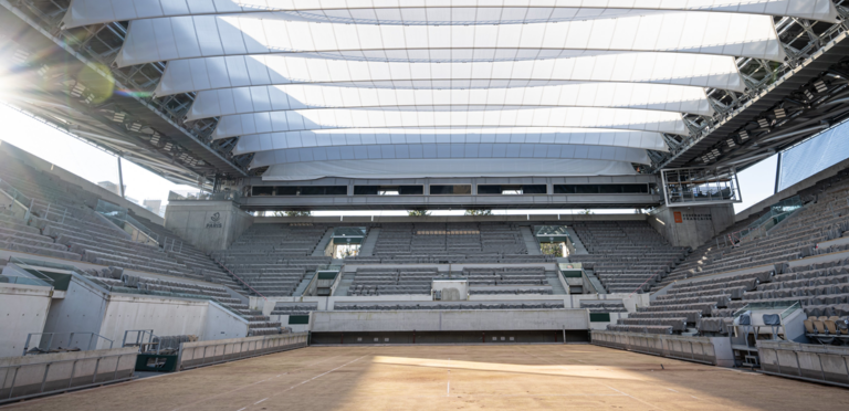 ‘Novo’ estádio Suzanne Lenglen está quase pronto e com teto