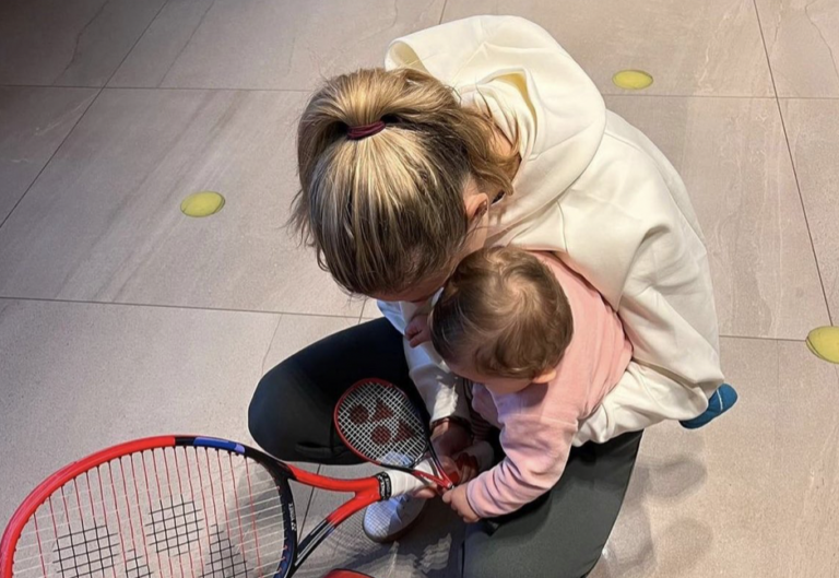 Kerber anuncia que está pronta para viajar para Austrália com fotos imperdíveis