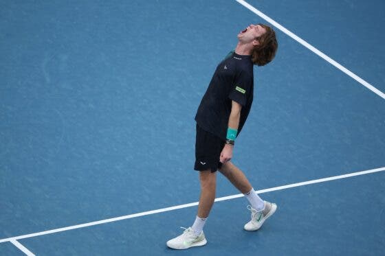 Rublev lembrou-se da vitória de Wild sobre Medvedev em Roland Garros: «Estava em pânico!»