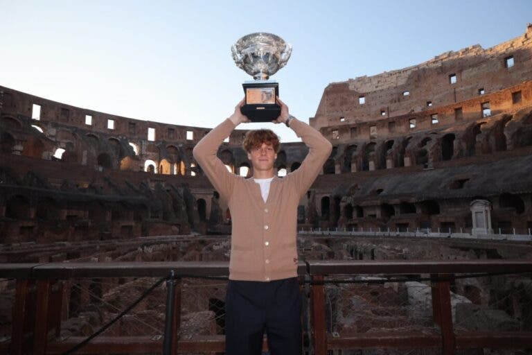 Sinner levou o troféu do Australian Open até ao Coliseu de Roma