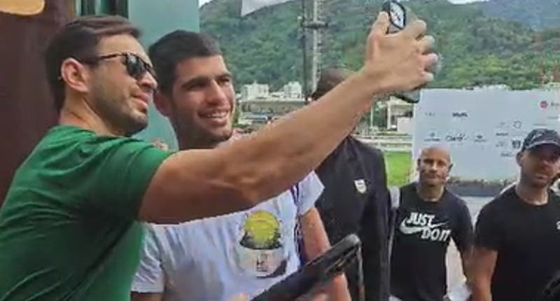 [VÍDEO] Alcaraz continua no Rio Open três dias após desistir