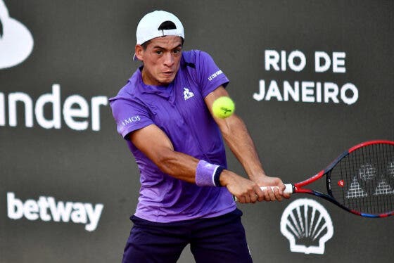 Baez domina Cerúndolo após salvar set points e está na final do Rio Open