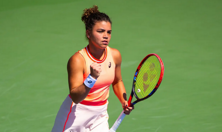 Paolini bate Cirstea, estreia em finais WTA 1000 em Dubai e vai ser top 20