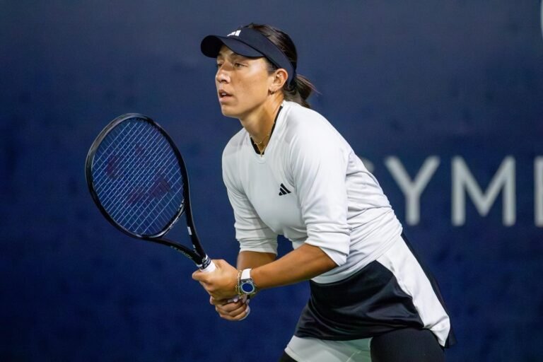 Pegula dá pneu e segue firme rumo às quartas de final em San Diego