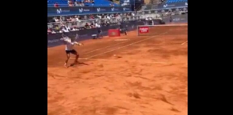 [VÍDEO] As terríveis condições em que se está a jogar o ATP de Santiago