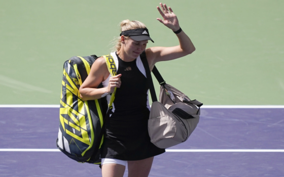 Wozniacki não aproveita match point e despede-se em Miami, Sakkari entra com tudo