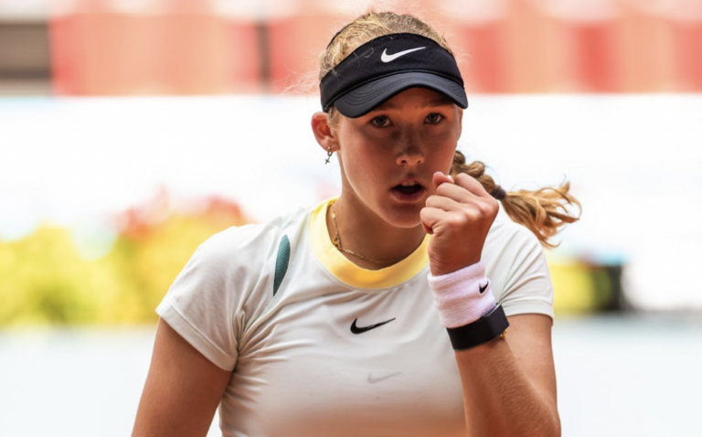 Andreeva celebra 17.º aniversário em Madrid a chegar aos maiores ‘quartos’ da carreira