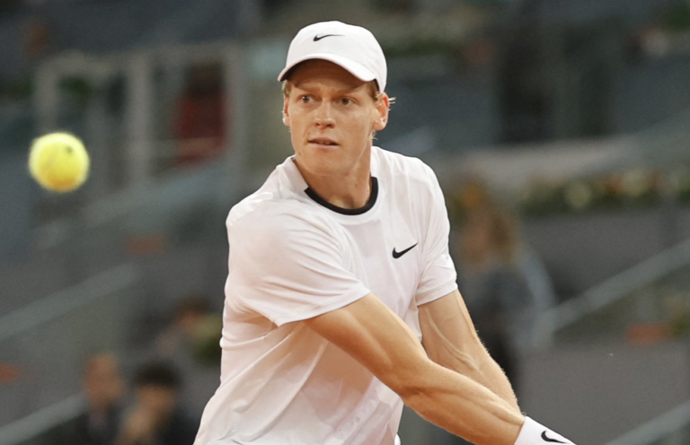 Treinador de Sinner deixa pista sobre participação em Roland Garros
