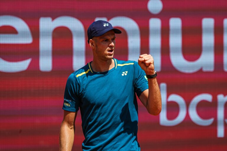 Hurkacz quebra maldição em Estoril e chega à primeira semifinal da carreira no saibro