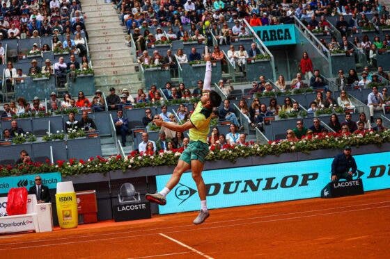 Alcaraz despacha Wild e reedita final de Madrid nos ‘oitavos’