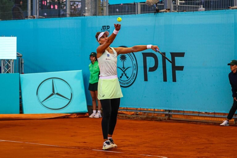 Saiba onde assistir Bia Haddad x Swiatek em Madrid ao vivo hoje