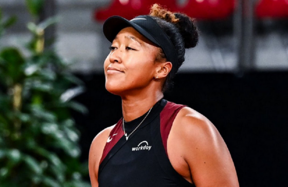 Osaka volta à terra batida quase dois anos depois com derrota em Rouen