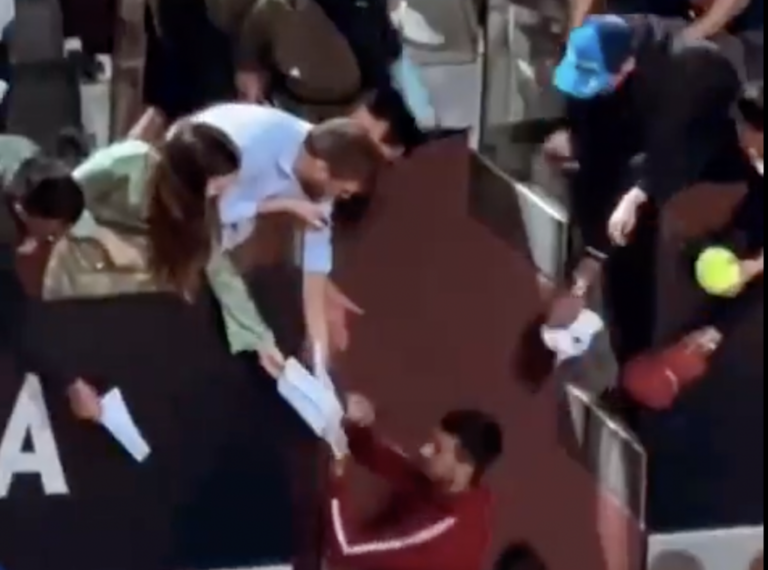 [VÍDEO] Novas imagens mostram que Djokovic foi atingido… por acidente