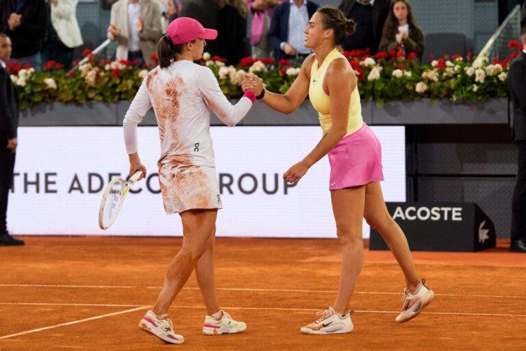 Swiatek e Sabalenka já ‘combinaram’ disputar final de Roland Garros