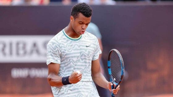 Nova estrela a nascer em França: Mpetshi Perricard faz história e garante final em Lyon