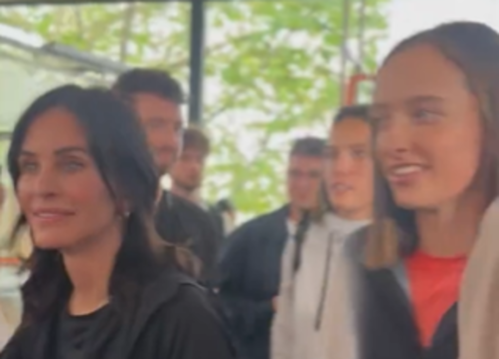 Swiatek chegou a Roland Garros e foi treinar com… estrela da icónica série ‘Friends’