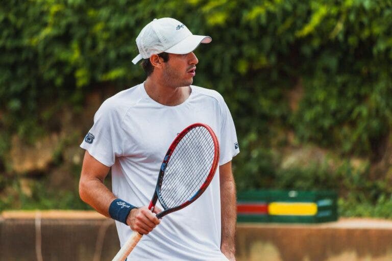 Gustavo Heide sofre virada e perde na estreia no quali de Wimbledon