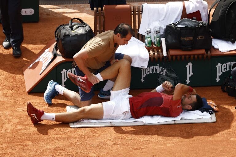 Médico que operou Djokovic não acredita na recuperação do sérvio para Wimbledon