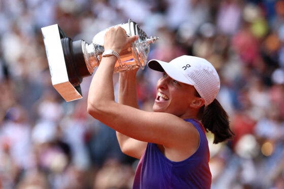 Henin dá conselho a Swiatek para fazer ainda mais história: «Ela tem algo especial»