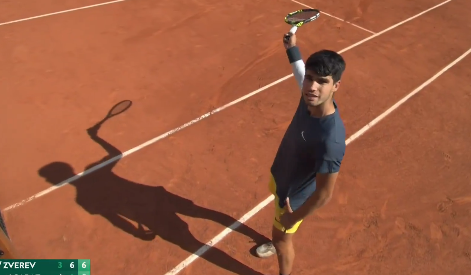 [VÍDEO] Alcaraz queixa-se do court durante a final de Roland Garros: «É inacreditável!»