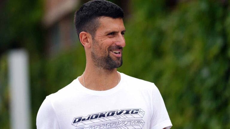 Djokovic ‘regressa’ com um triunfo convicente sobre Medvedev no Hurlingham Classic