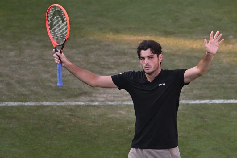 Fritz resiste nos tie-breaks e segue em busca do tri em Eastbourne