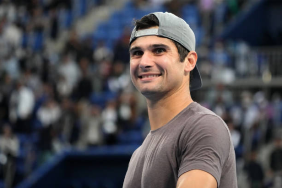 Giron surpreende Berrettini com virada rumo aos ‘quartos’ em Halle