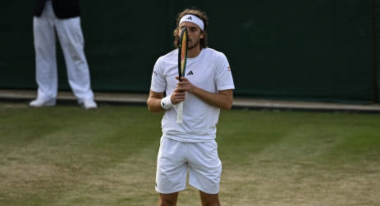 Tsitsipas após o adeus precoce a Wimbledon: «Saio orgulhoso de mim mesmo»