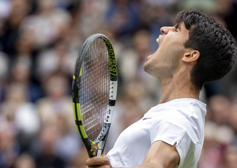 Rei Carlos II! Alcaraz volta a bater Djokovic e defende título em Wimbledon