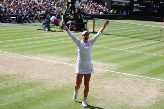 Krejcikova vive um sonho: «Este é o melhor dia da minha vida»