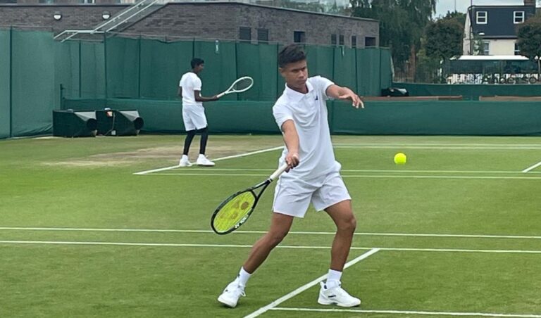 Livas Damázio vence tenista da casa na estreia de Wimbledon