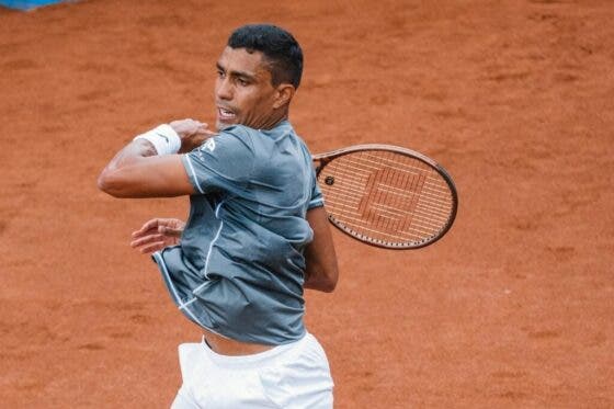 Thiago Monteiro luta mas cai contra qualifier no ‘quartos’ de Bastad