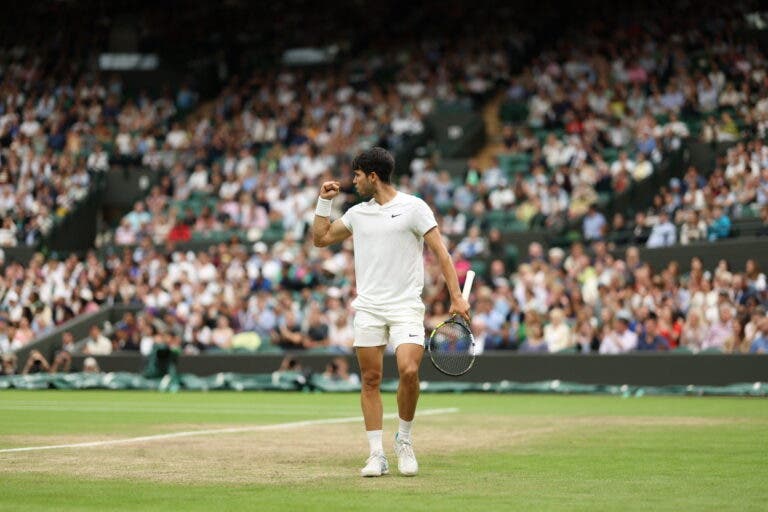 Alcaraz vira contra Paul e reedita meias-finais de Wimbledon com Medvedev