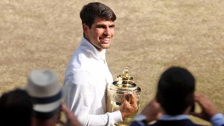 Alcaraz: «Ainda me emociono quando vejo vídeos de Roland Garros e Wimbledon»