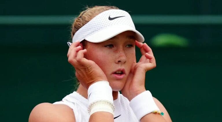 Andreeva surpreendida por jogadora duas semanas mais velha na 1.ª ronda de Wimbledon