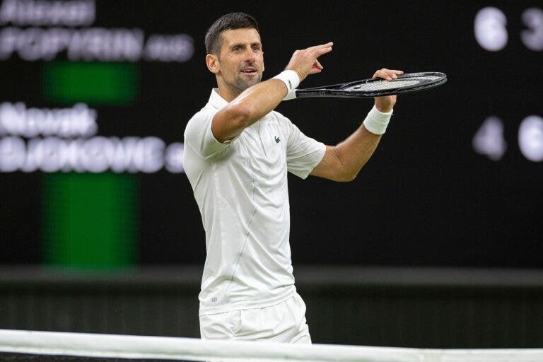 McEnroe sai em defesa de Djokovic: «Só apoiam os adversários para irem contra ele»