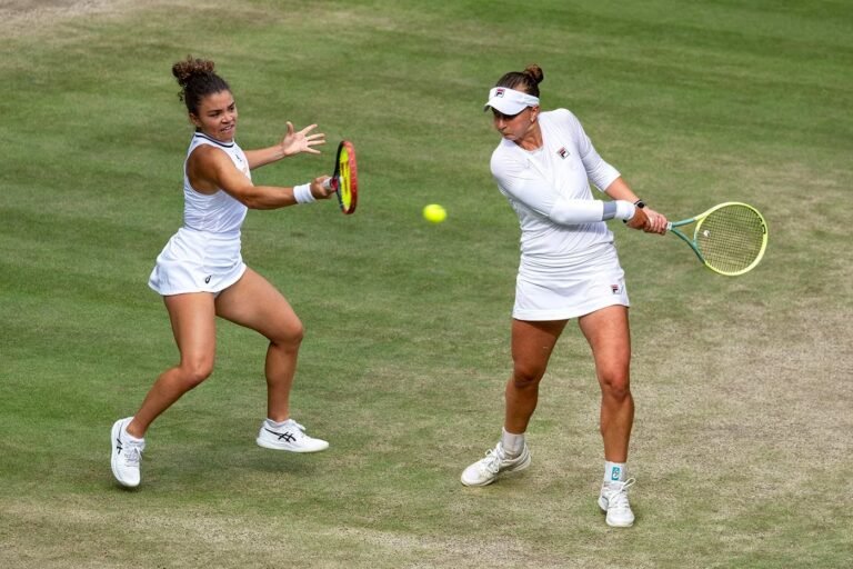 Saiba onde assistir Paolini x Krejcikova pela final de Wimbledon ao vivo hoje