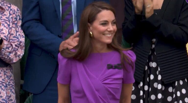 [VÍDEO] Kate Middleton ovacionada no regresso a Wimbledon