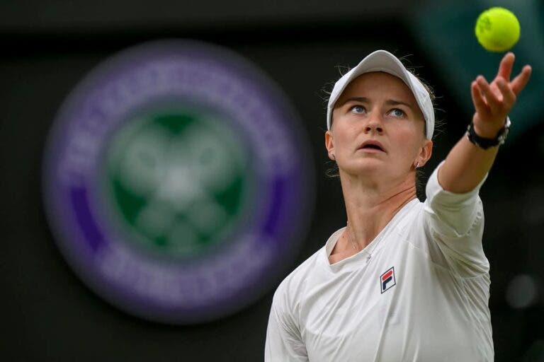Krejcikova derrota Ostapenko e estreia-se nas ‘meias’ de Wimbledon