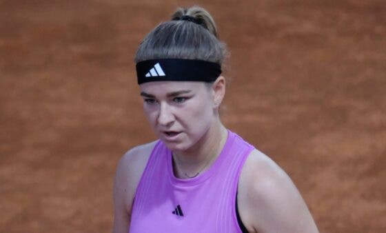 Muchova vence tie-break insano e depois atropela no retorno ao saibro após mais de um ano