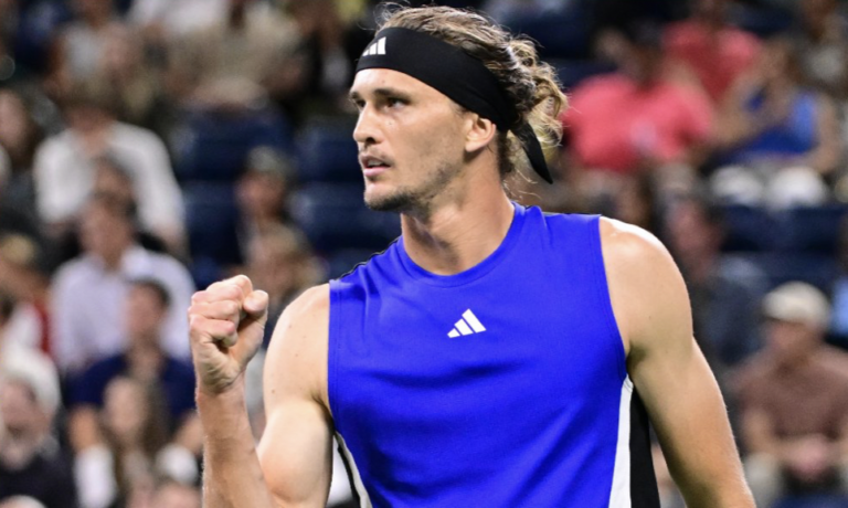 Zverev vai a jogo em Xangai e detalha problema nos pulmões