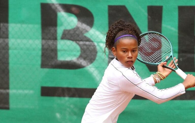 Victoria Barros está na semifinal de seu primeiro torneio profissional