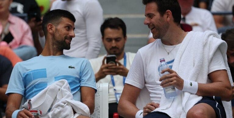 [VÍDEOS] Djokovic e Del Potro treinam em pleno Arthur Ashe Stadium com milhares de pessoas a assistir