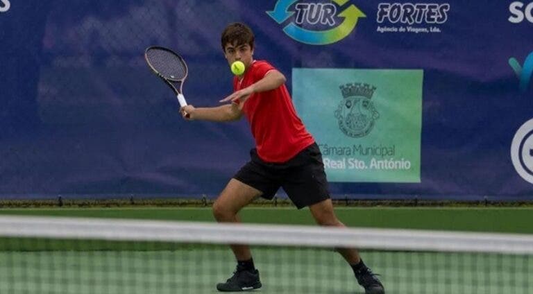 João Portugal soma primeiro ponto ATP e junta-se a Frederico Silva na 2.ª ronda em Idanha